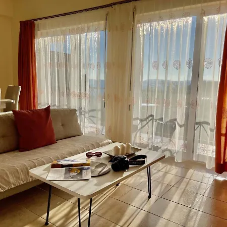 Nissaki Jonas Apartamento *